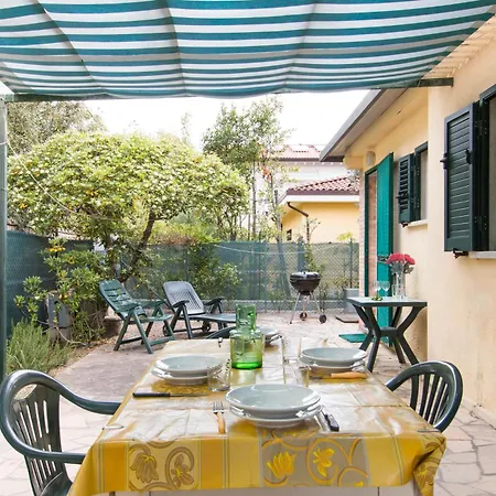 Chiara -marina Di Pietrasanta Holiday home *