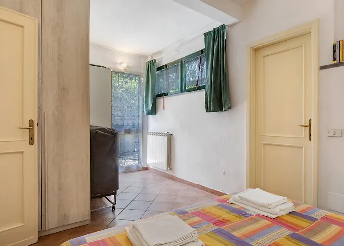 Chiara -marina Di Pietrasanta מרינה די פיאטרסנטה